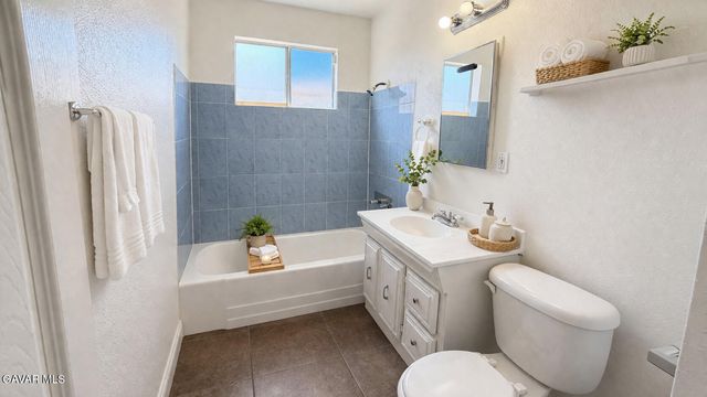 44104 Carolside Avenue, Lancaster, CA 93535