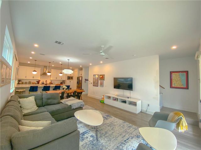 1615 S 2nd ST 6, Austin, TX 78704