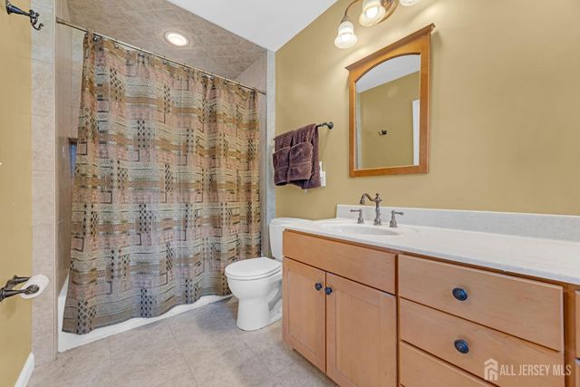 137 Woodland Avenue, Fords, NJ 08863