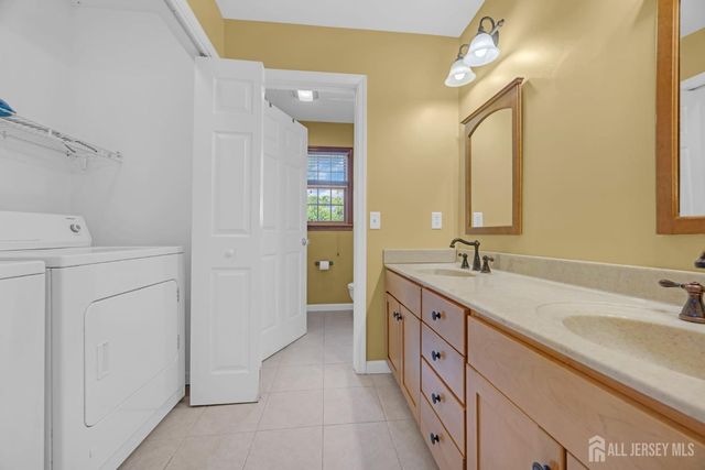 137 Woodland Avenue, Fords, NJ 08863