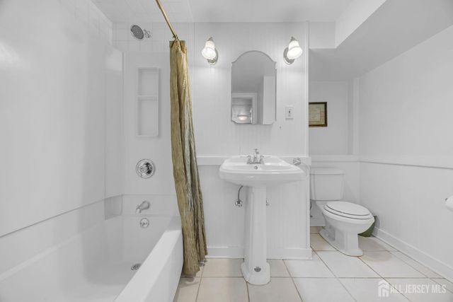 137 Woodland Avenue, Fords, NJ 08863