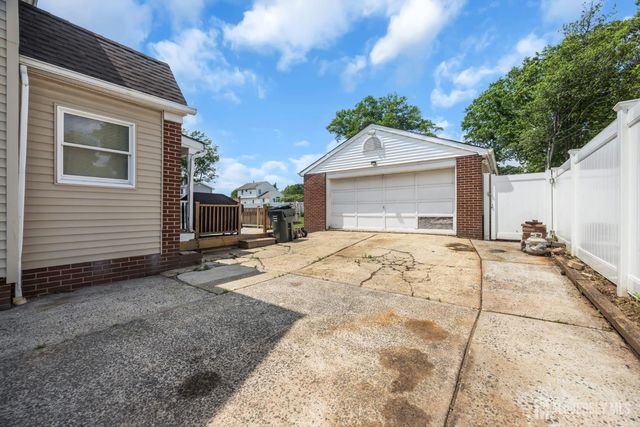 137 Woodland Avenue, Fords, NJ 08863