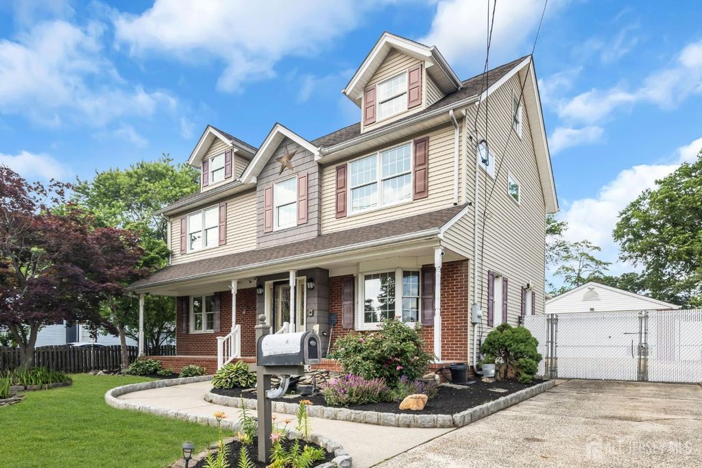 137 Woodland Avenue, Fords, NJ 08863