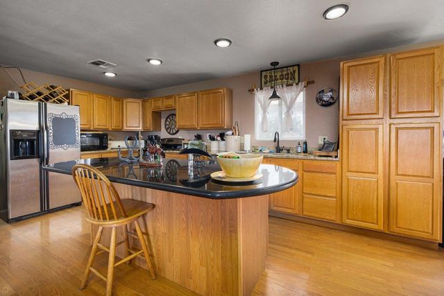 537 S Meza Ct, Linden, CA 95236