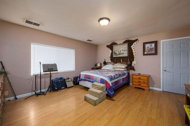 537 S Meza Ct, Linden, CA 95236