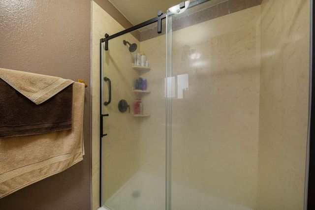 537 S Meza Ct, Linden, CA 95236