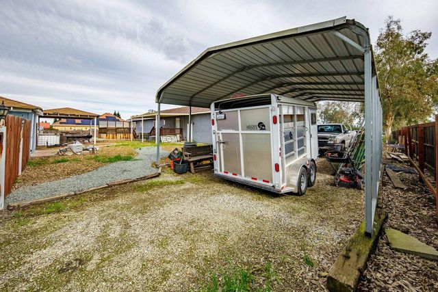 537 S Meza Ct, Linden, CA 95236