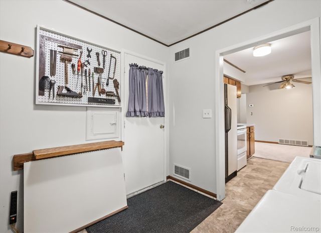 2475 Lafay Drive, West Bloomfield Charter Township, MI 48324