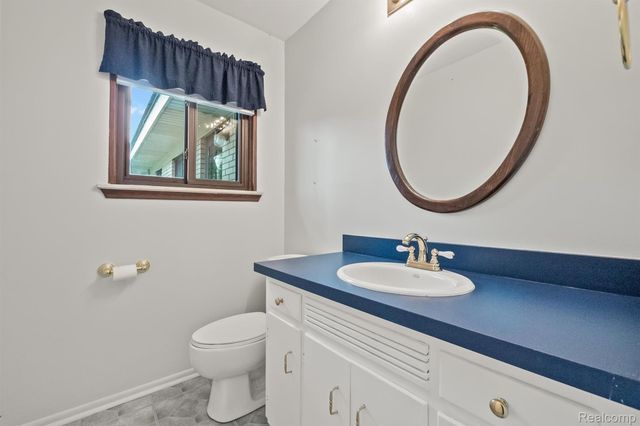 2475 Lafay Drive, West Bloomfield Charter Township, MI 48324