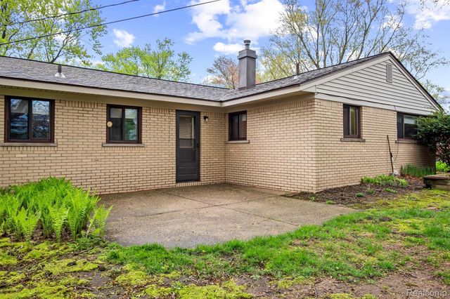 2475 Lafay Drive, West Bloomfield Charter Township, MI 48324