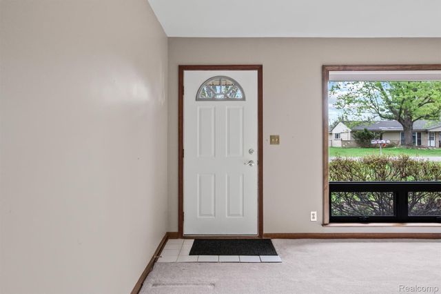 2475 Lafay Drive, West Bloomfield Charter Township, MI 48324