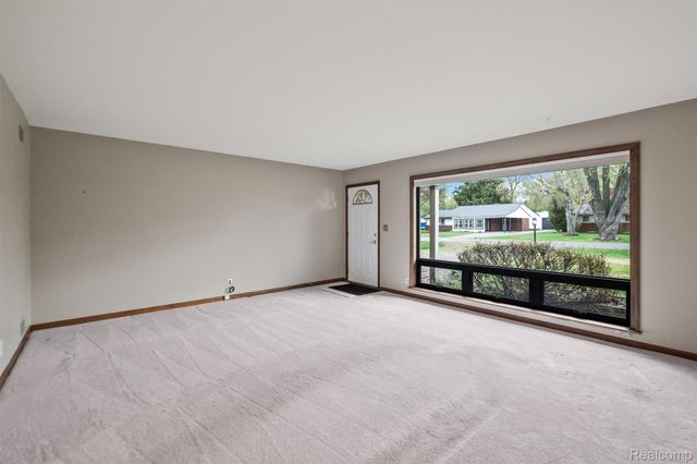 2475 Lafay Drive, West Bloomfield Charter Township, MI 48324