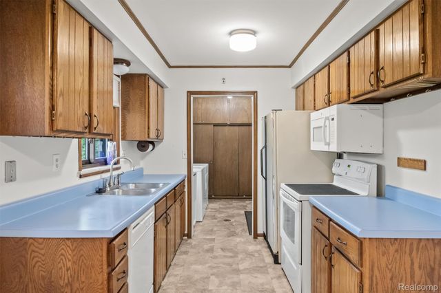 2475 Lafay Drive, West Bloomfield Charter Township, MI 48324