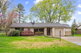 2475 Lafay Drive, West Bloomfield Charter Township, MI 48324
