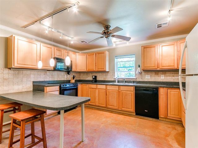 4701 S Henney Road, Choctaw, OK 73020
