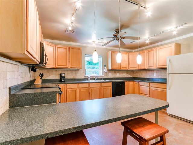 4701 S Henney Road, Choctaw, OK 73020