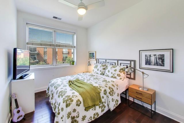 2330 W St Paul Avenue 401, Chicago, IL 60647