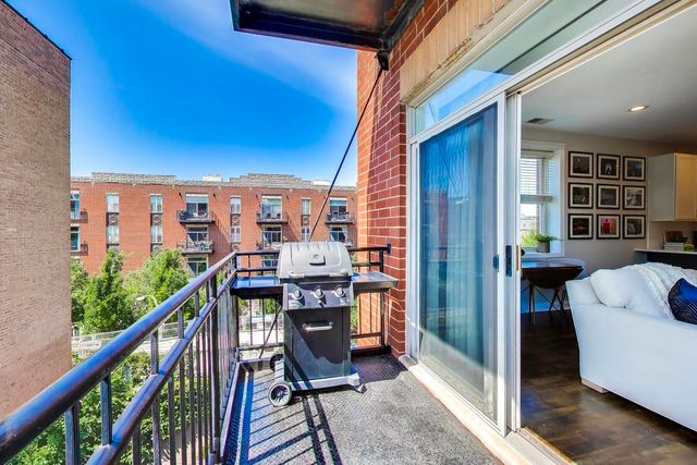 2330 W St Paul Avenue 401, Chicago, IL 60647
