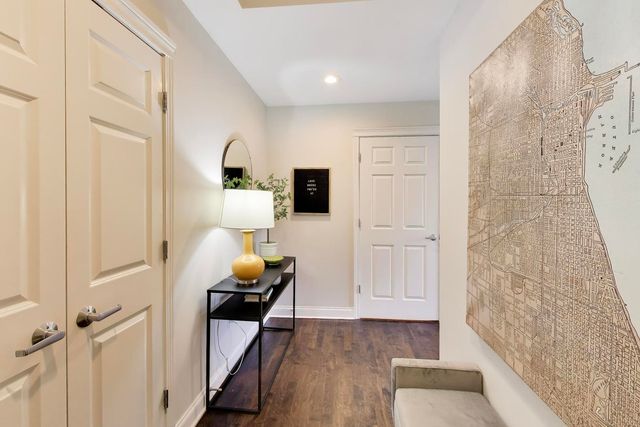 2330 W St Paul Avenue 401, Chicago, IL 60647