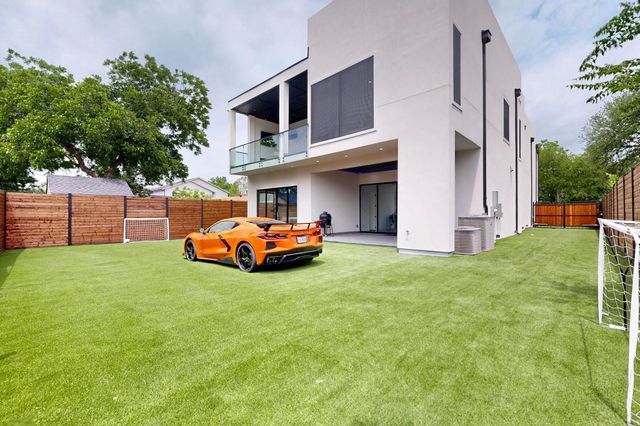 3828 Eaton Drive, Dallas, TX 75220