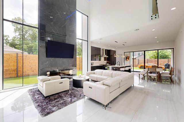 3828 Eaton Drive, Dallas, TX 75220