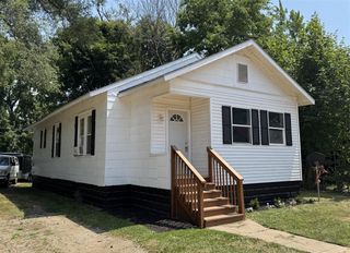 995 Mcallister Ave, Benton Harbor, MI 49022