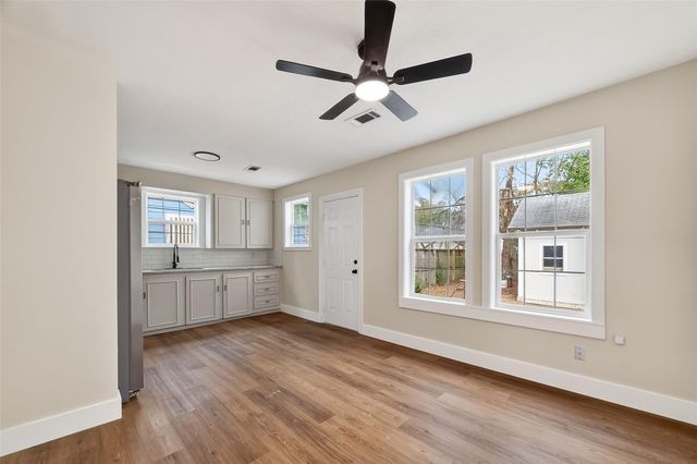 520 E Fayle Street, Baytown, TX 77520