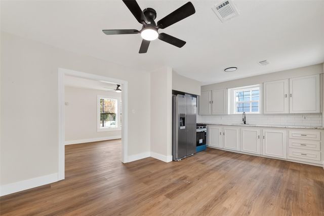 520 E Fayle Street, Baytown, TX 77520