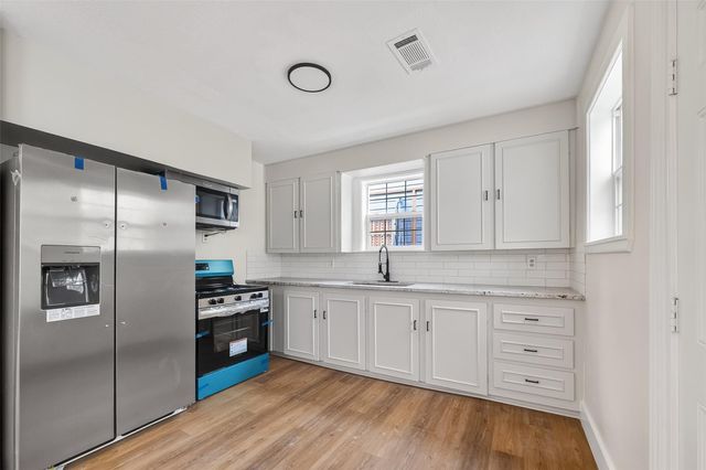 520 E Fayle Street, Baytown, TX 77520