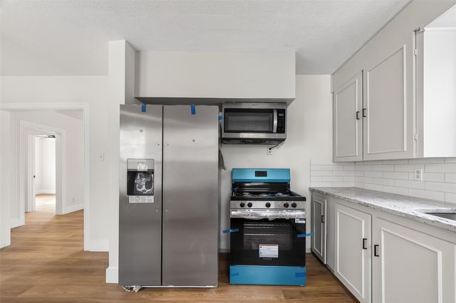 520 E Fayle Street, Baytown, TX 77520