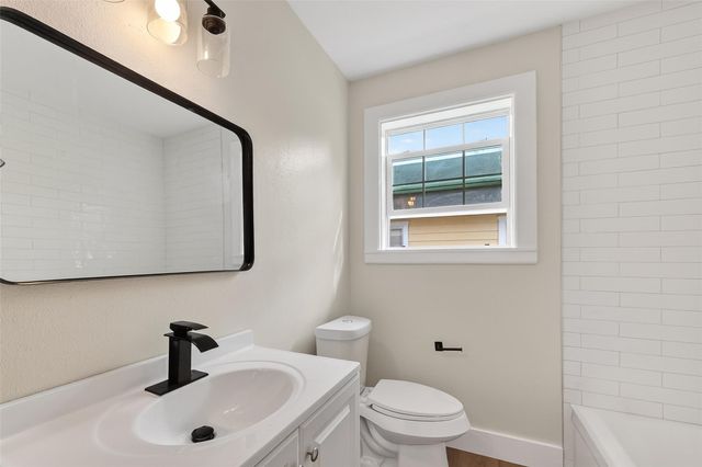 520 E Fayle Street, Baytown, TX 77520