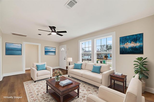 520 E Fayle Street, Baytown, TX 77520