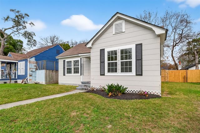 520 E Fayle Street, Baytown, TX 77520