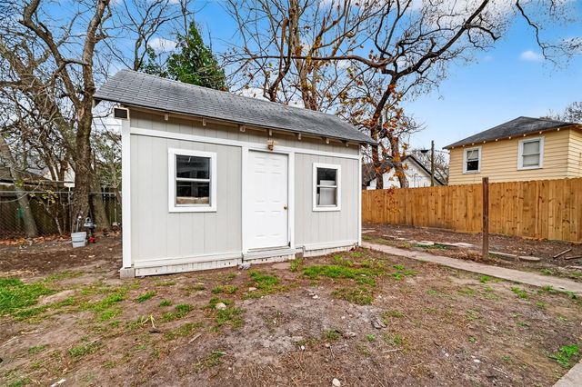 520 E Fayle Street, Baytown, TX 77520