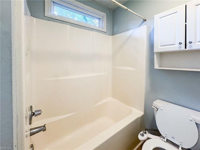 409 E Lorengo AVE, Norfolk, VA 23503