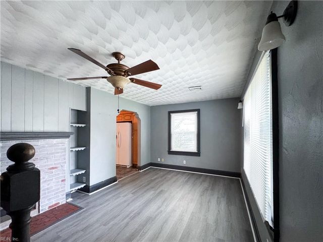 409 E Lorengo AVE, Norfolk, VA 23503