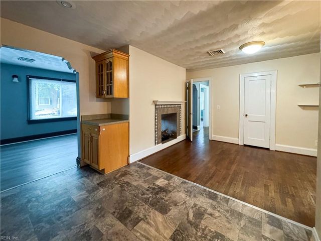409 E Lorengo AVE, Norfolk, VA 23503
