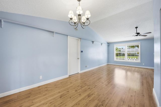 5053 N Saint John Ave Avenue N, Boynton Beach, FL 33472