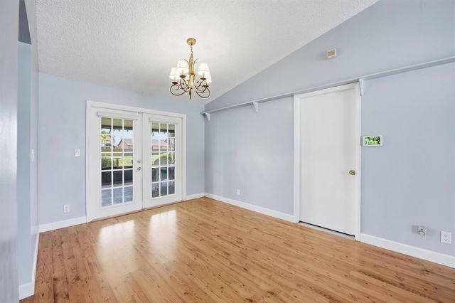 5053 N Saint John Ave Avenue N, Boynton Beach, FL 33472