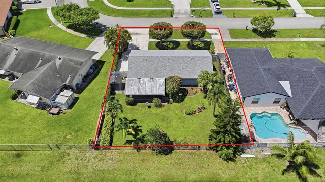 5053 N Saint John Ave Avenue N, Boynton Beach, FL 33472