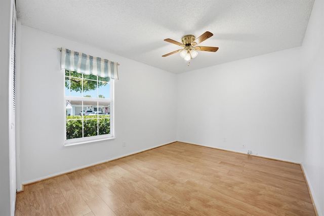 5053 N Saint John Ave Avenue N, Boynton Beach, FL 33472