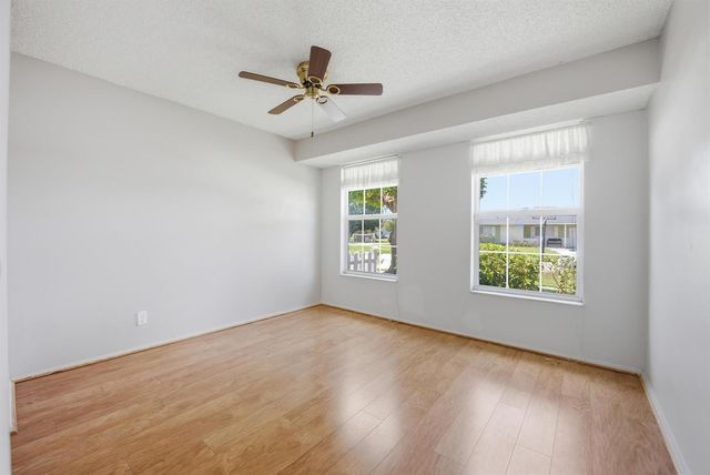 5053 N Saint John Ave Avenue N, Boynton Beach, FL 33472