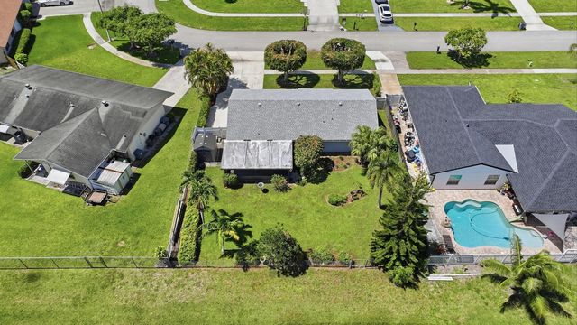 5053 N Saint John Ave Avenue N, Boynton Beach, FL 33472