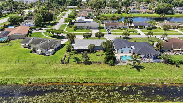 5053 N Saint John Ave Avenue N, Boynton Beach, FL 33472