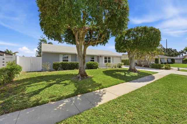 5053 N Saint John Ave Avenue N, Boynton Beach, FL 33472