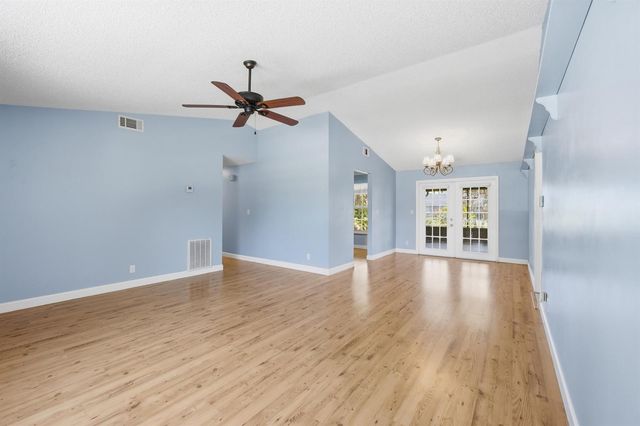 5053 N Saint John Ave Avenue N, Boynton Beach, FL 33472