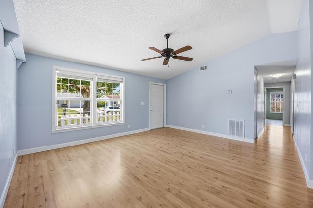 5053 N Saint John Ave Avenue N, Boynton Beach, FL 33472