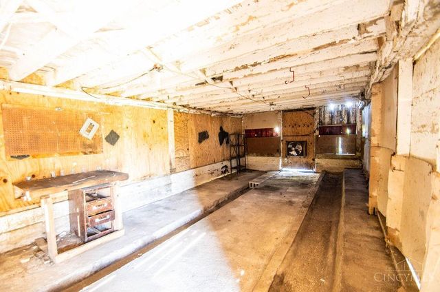 1950 W Taylor School Road, Milford Twp, OH 45013