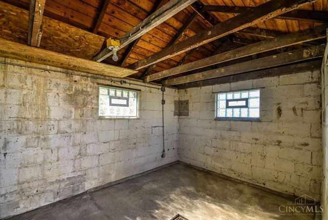 1950 W Taylor School Road, Milford Twp, OH 45013