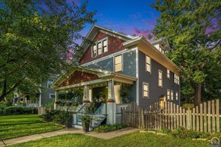 1327 SW College AVE, Topeka, KS 66604